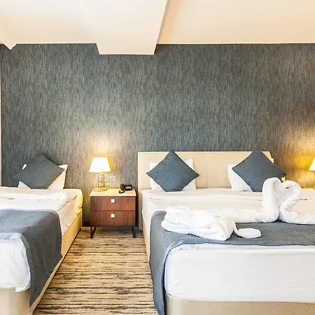 Port View 3* 파마구스타