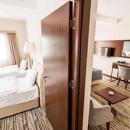 Port View 3* 파마구스타